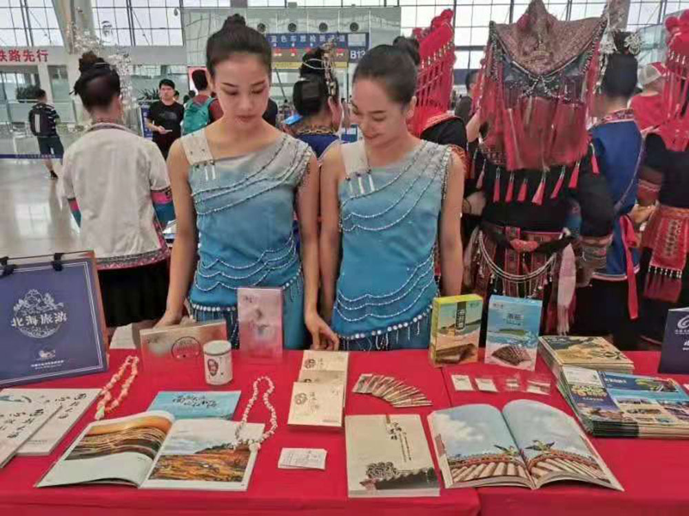 搭乘首發(fā)高鐵，海真珠珍珠粉抵達東方明珠